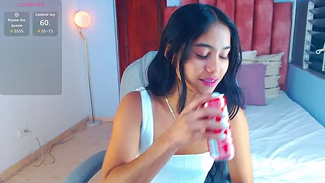 Milaa Star  online show from 10-15-25, 03:28