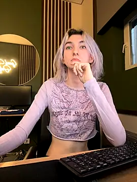 MiaInAir online show from 11-20-25, 12:27