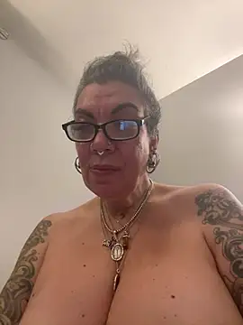 dieseldame1313 online show from 02-11-25, 04:55