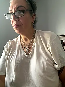 dieseldame1313 online show from 11-17-25, 01:39