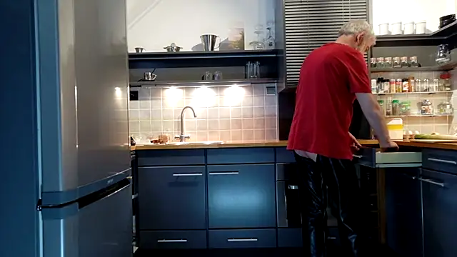 Snapshot of ewaldwillems99 chatting on 12-05-25, 02:03 ewaldwillems99 online show from 12-05-25, 02:03