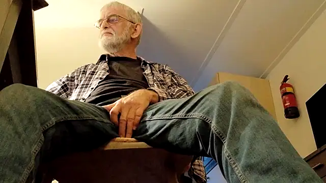 Snapshot of ewaldwillems99 chatting on 01-07-26, 03:14 ewaldwillems99 online show from 01-07-26, 03:14