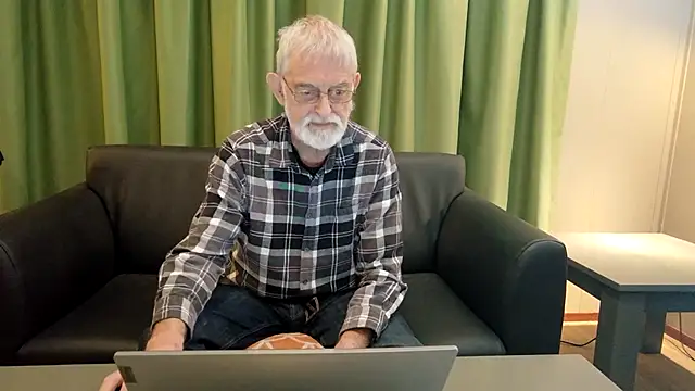 Snapshot of ewaldwillems99 chatting on 01-09-26, 06:10 ewaldwillems99 online show from 01-09-26, 06:10