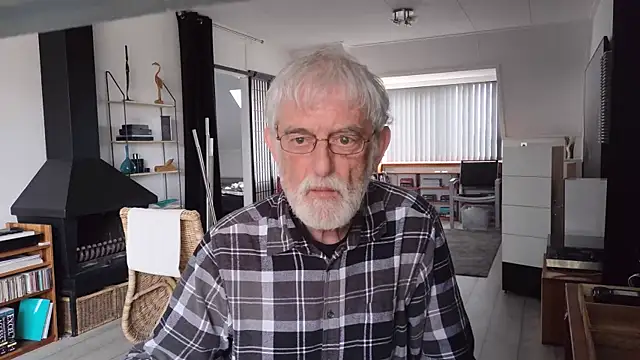 Snapshot of ewaldwillems99 chatting on 04-02-26, 02:37 ewaldwillems99 online show from 04-02-26, 02:37