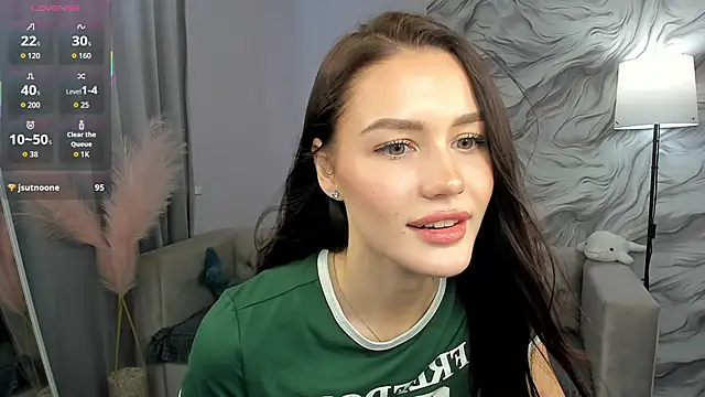 Aria Mila online show from 09-09-25, 10:48