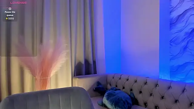 Aria Mila online show from 11-23-25, 11:32