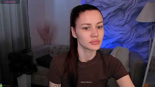 Snapshot of Aria_Mila chatting on 05-12-26, 03:03 Aria Mila online show from 05-12-26, 03:03