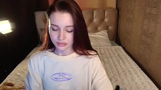 Snapshot of Aria_Mila chatting on 06-11-26, 02:04 Aria Mila online show from 06-11-26, 02:04