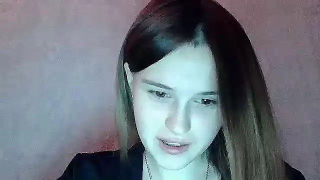 SweetLoraa online show from 10-20-25, 05:02