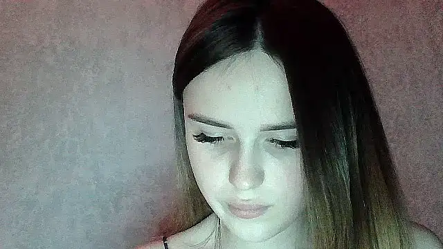 SweetLoraa online show from 01-14-26, 06:02