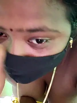 Snapshot of Tamilreethu chatting on 09-17-25, 06:42 Tamilreethu online show from 09-17-25, 06:42