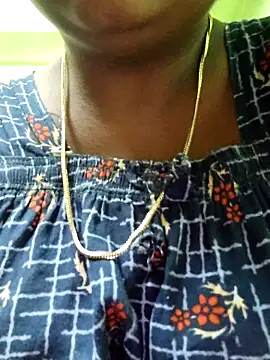 Snapshot of Tamilreethu chatting on 09-22-25, 11:56 Tamilreethu online show from 09-22-25, 11:56