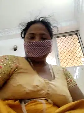 Snapshot of Tamilreethu chatting on 10-01-25, 02:39 Tamilreethu online show from 10-01-25, 02:39