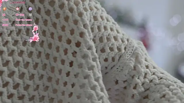 Snapshot of ambershoney chatting on 12-22-25, 09:45 ambershoney online show from 12-22-25, 09:45