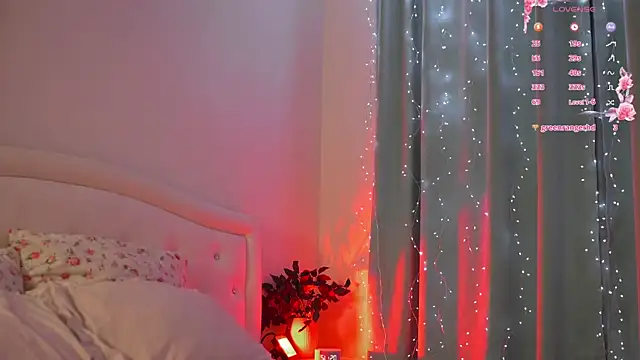 Snapshot of ambershoney chatting on 01-10-26, 02:13 ambershoney online show from 01-10-26, 02:13