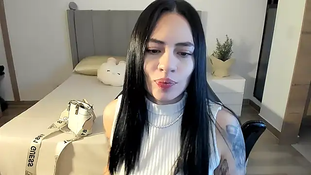 Snapshot of your_babydoll_ chatting on 12-21-25, 03:35 your babydoll online show from 12-21-25, 03:35