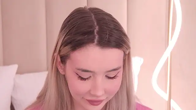 Nesolla online show from 02-02-26, 07:23