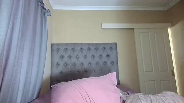 Snapshot of nanababe1 chatting on 02-23-25, 11:33 nanababe1 online show from 02-23-25, 11:33