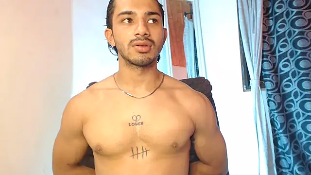 ArturoCardona  online show from 08-09-26, 03:23