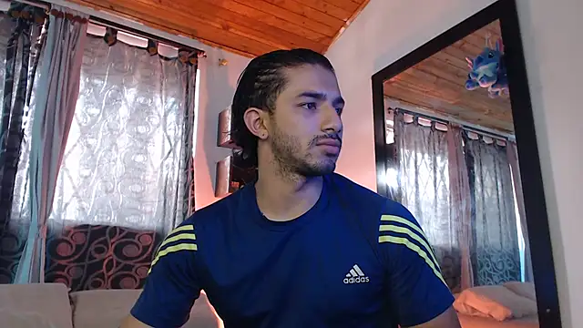 ArturoCardona  online show from 08-09-26, 05:40