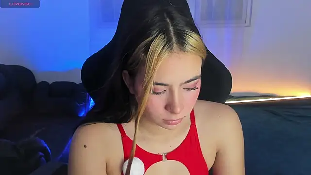 Snapshot of Aishelyng chatting on 09-21-25, 01:29 Aishelyng online show from 09-21-25, 01:29