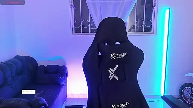 Snapshot of Aishelyng chatting on 10-07-25, 10:18 Aishelyng online show from 10-07-25, 10:18