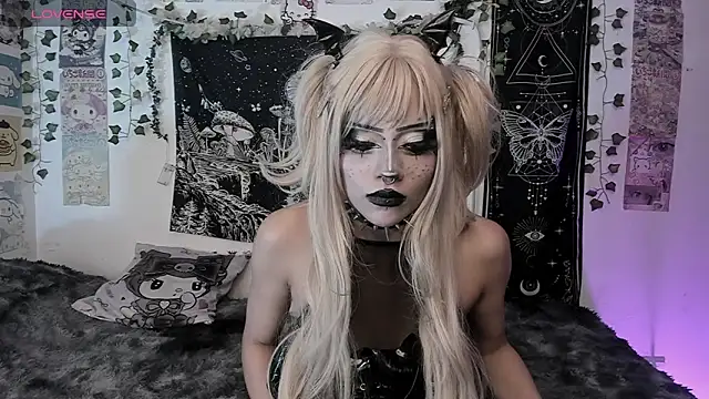 GothKitten666 online show from 07-18-26, 07:45