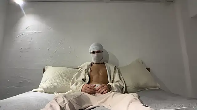 Snapshot of holydirt_luxeno1 chatting on 03-09-26, 05:17 holydirt luxeno1 online show from 03-09-26, 05:17