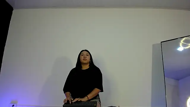 BellaRoux1 online show from 09-20-25, 11:55