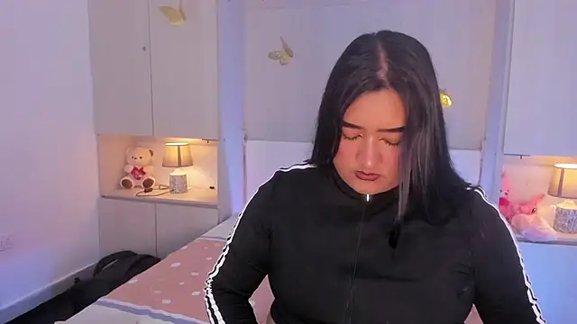 Snapshot of LilyWhitney chatting on 02-03-26, 04:10 LilyWhitney online show from 02-03-26, 04:10