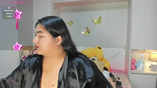 LilyWhitney online show from 03-18-26, 04:04