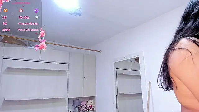 LilyWhitney online show from 04-26-26, 04:10