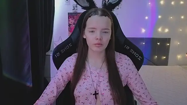 Luna Navy online show from 02-14-26, 06:54