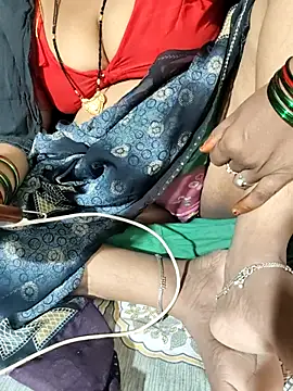 Snapshot of POOJACOUPLE chatting on 11-23-25, 07:19 POOJACOUPLE online show from 11-23-25, 07:19