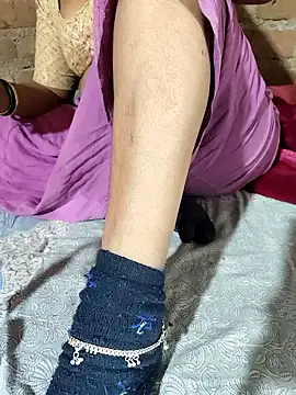 Snapshot of POOJACOUPLE chatting on 01-12-26, 06:46 POOJACOUPLE online show from 01-12-26, 06:46