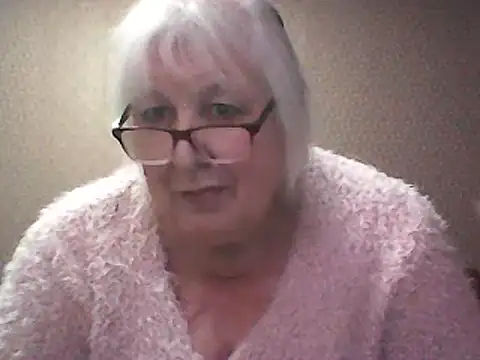 Alexia64231 online show from 12-17-25, 06:36