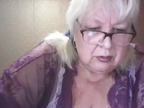 Snapshot of Alexia64231 chatting on 05-06-26, 10:48 Alexia64231 online show from 05-06-26, 10:48