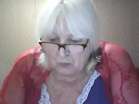 Snapshot of Alexia64231 chatting on 05-10-26, 02:44 Alexia64231 online show from 05-10-26, 02:44