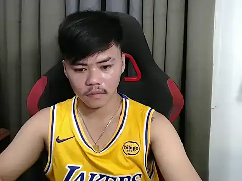 hot emman online show from 10-26-25, 04:40