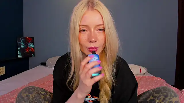 Lillie Berry online show from 07-10-26, 05:34