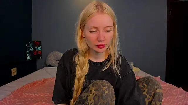 Lillie Berry online show from 07-12-26, 05:09