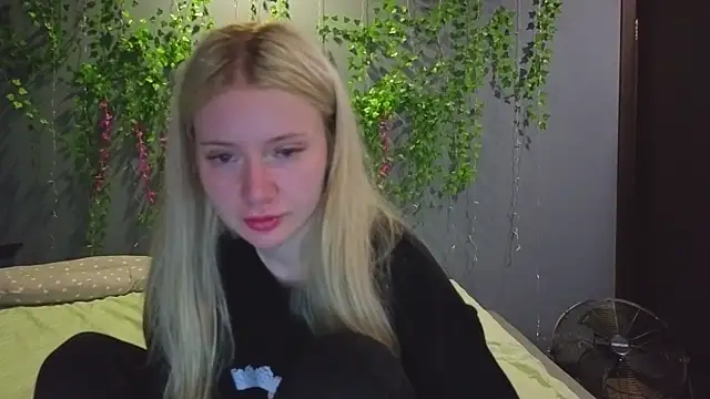 Lillie Berry online show from 07-25-26, 04:54