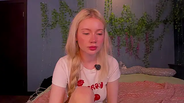 Lillie Berry online show from 07-31-26, 05:18