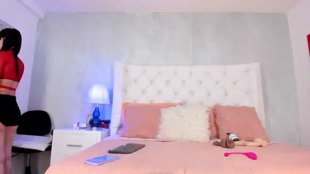 Yara Bliss  online show from 10-08-25, 02:14