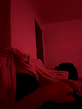 Snapshot of HommeSecret- chatting on 09-15-25, 07:36 HommeSecret- online show from 09-15-25, 07:36