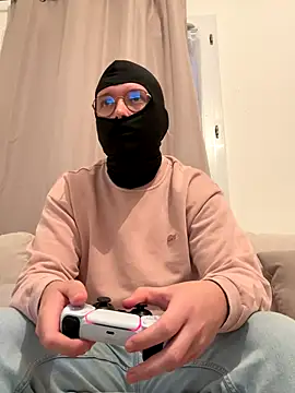 Snapshot of HommeSecret- chatting on 10-27-25, 05:06 HommeSecret- online show from 10-27-25, 05:06