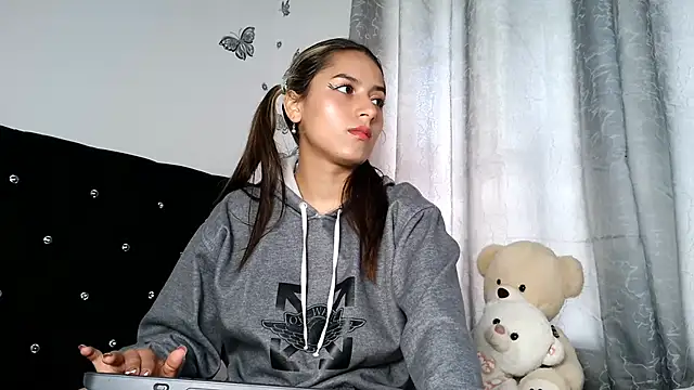 Snapshot of abella-lemus chatting on 11-25-25, 03:12 abella-lemus online show from 11-25-25, 03:12