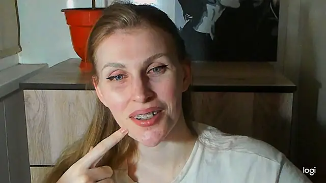 JuliaMuuun online show from 07-10-26, 09:39