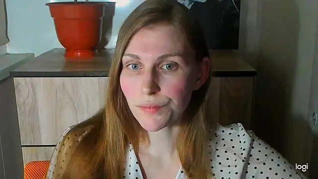 JuliaMuuun online show from 07-13-26, 07:49
