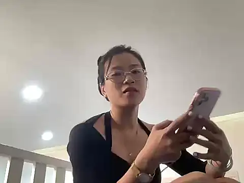 Linh9999- online show from 10-15-25, 08:25